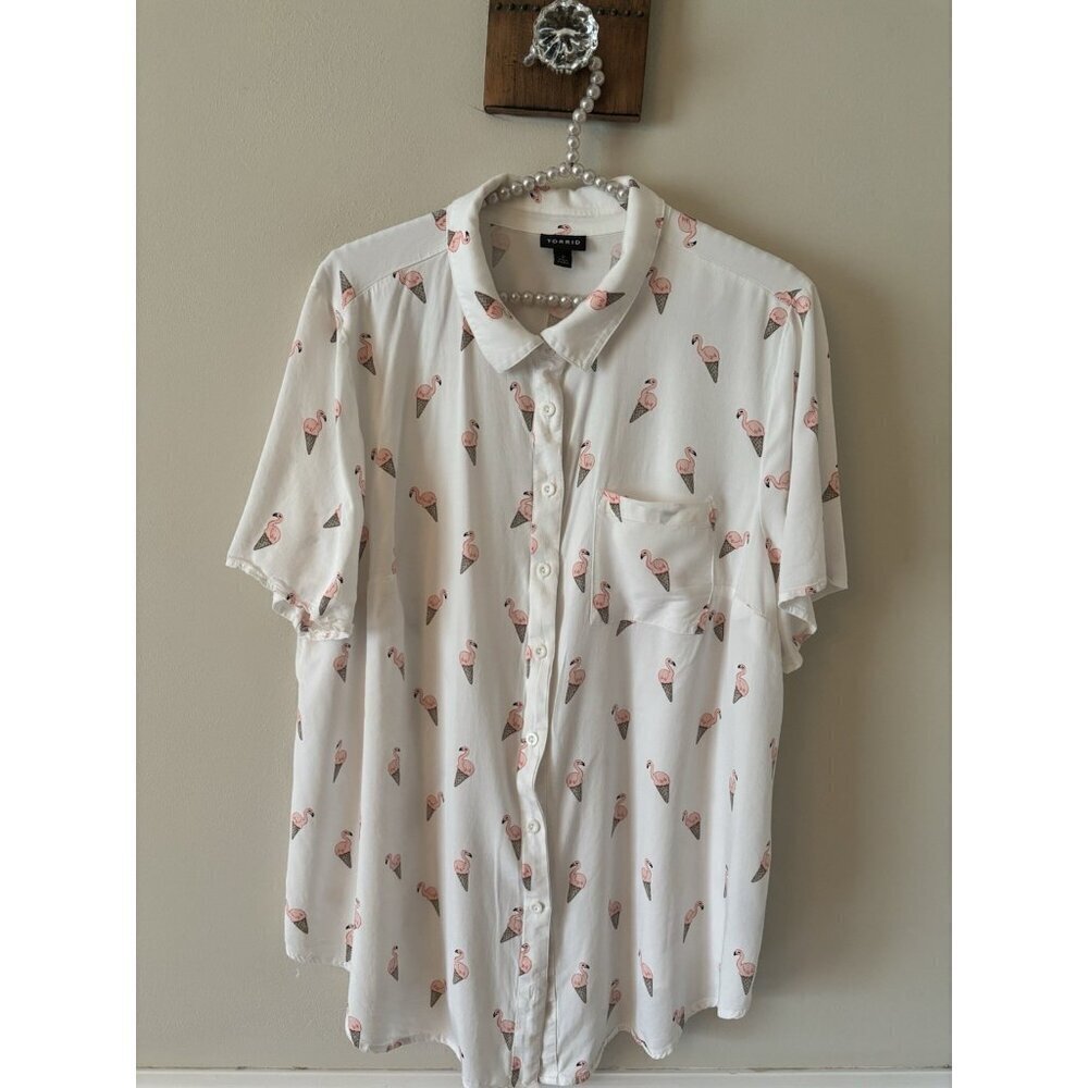 Torrid Size 2 White Button Front Blouse Flamingo Ice Cream Cone Short Sleeve